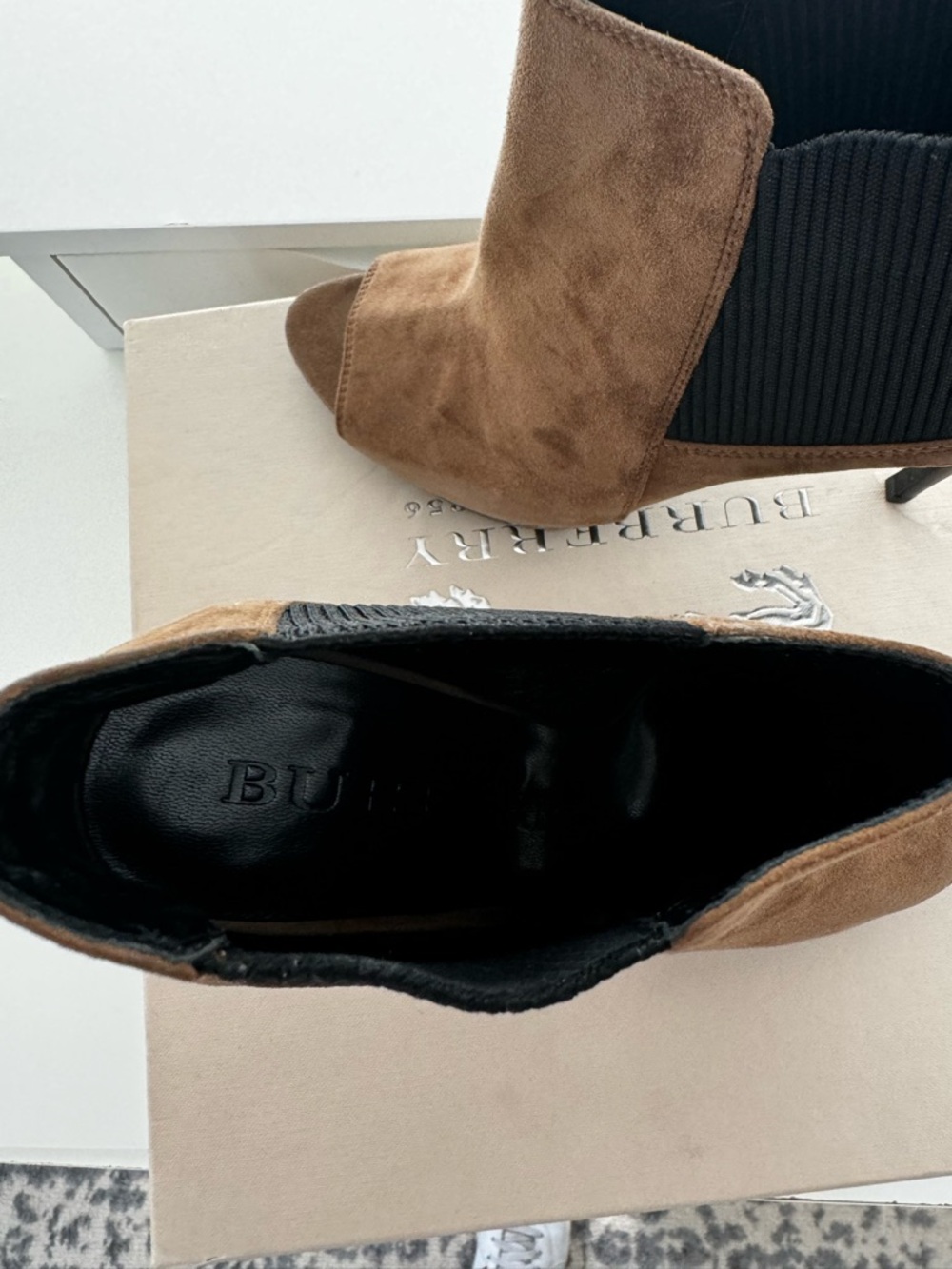 NIB Burberry Harbourne Suede Peep Toe Ankle Boots EU 39 Walnut Brown - Picture 10 of 11